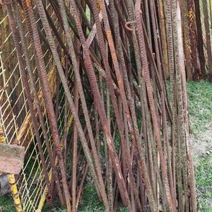 Lote de Puertas Metálicas en Varilla para Construcción - imagen 2