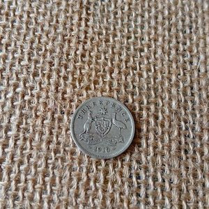 Moneda de Plata Británica de 3 Peniques de 1910 - imagen 2