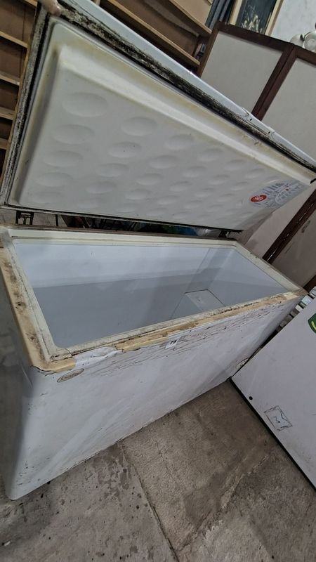 Congelador Horizontal Marca Gafa en Mal Estado - imagen 3