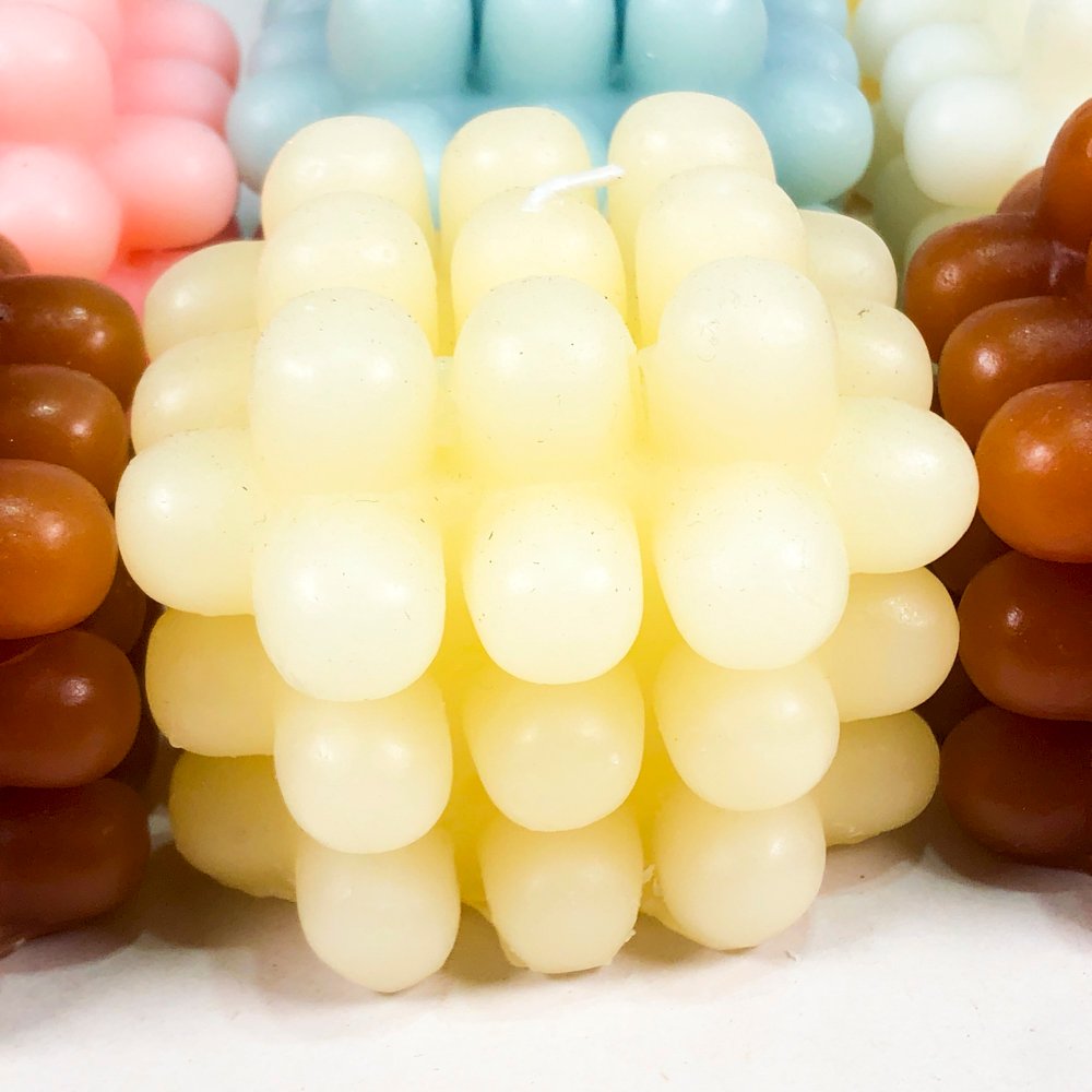 Velas y globos de colores para decoración - imagen 4