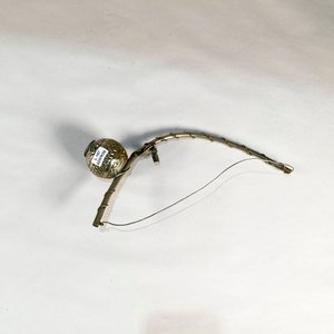 Antiguo Birambeau de Metal Repujado con Detalles Decorativos - imagen 1