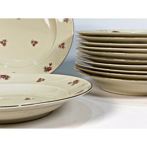 Doce Platos Hondos de Porcelana Bavaria Beige con Flores - imagen 3