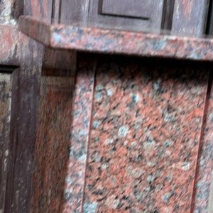 Pedestal de Granito Rosa y Negro - imagen 4