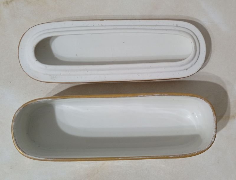 Lindo Despojador de Porcelana con tapa; LIMOGES. Sellado. Decó motivo floral. - imagen 4