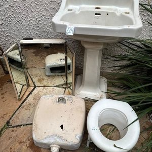 Lavatorio con Pedestal, Botiquín y Cisterna Dolmenit - imagen 4
