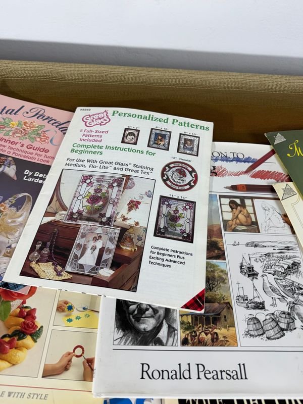 Gran lote de libros y artesanías en inglés - imagen 4