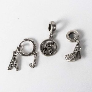 Tres Dijes de Plata con Circones: Letra A, Caballo y Zapato Tacón - imagen 2