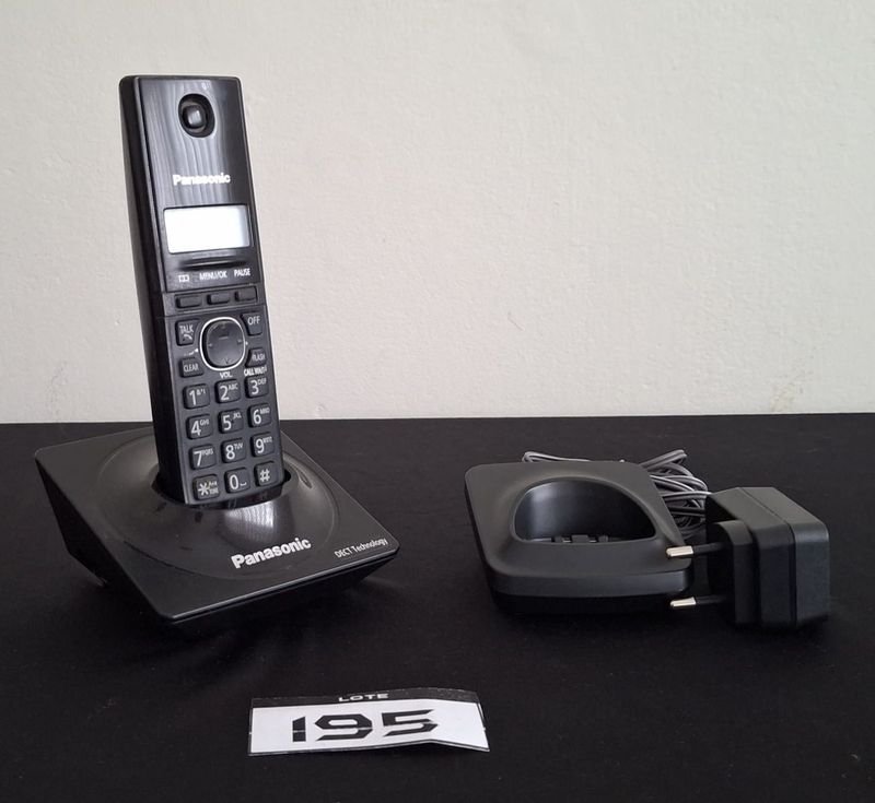 Teléfono Inalámbrico Digital Panasonic KX-TG1711 con Base y Cargador