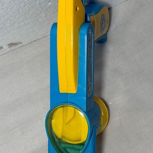 Lote de Juguetes: Peluches, Pistolas, Reproductor CD Panasonic y Más - imagen 30