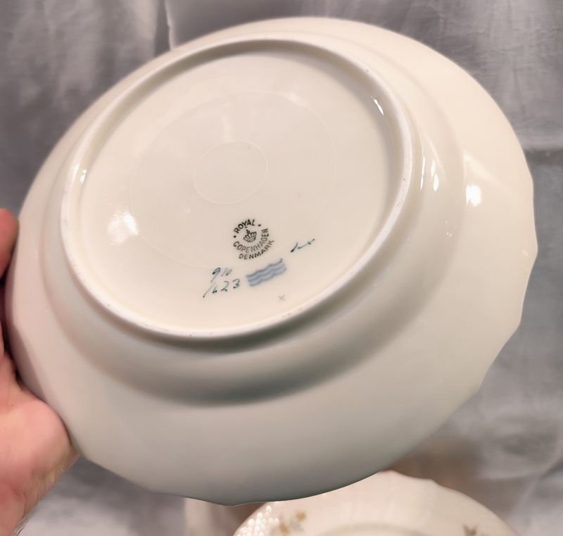Platos llanos de Royal Copenhagen, 12 piezas de 22 cm con diseños florales - imagen 3