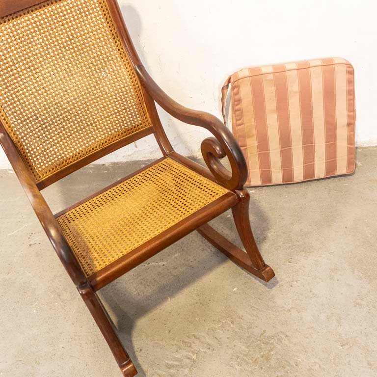 Silla de madera con asiento y respaldo esterilizado - imagen 2