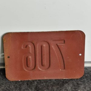 Chapa Esmaltada Antigua con Número 706 - imagen 3