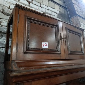 Mueble de Estilo con Dos Puertas y Llave - imagen 2