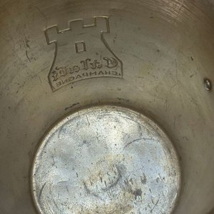 Champagnera "Callati" Metálica con Grabado y Botella de Ananá Fizz - imagen 9