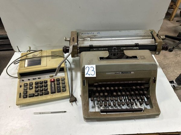 Máquina de Escribir Olivetti Línea 88 y Calculadora Eléctrica