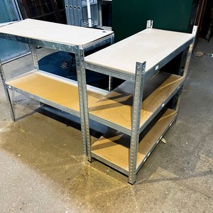 Dos Estanterías Metálicas con Estantes de Madera - imagen 2