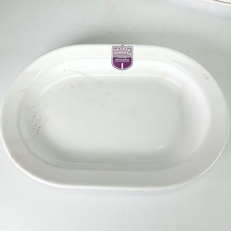 Platos ovalados en porcelana Olmos con publicidad de La Casa Violeta - imagen 3