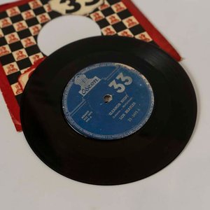 Disco Vinilo Single Eleanor Rigby - Los Beatles - Primera Edición Uruguay - imagen 2