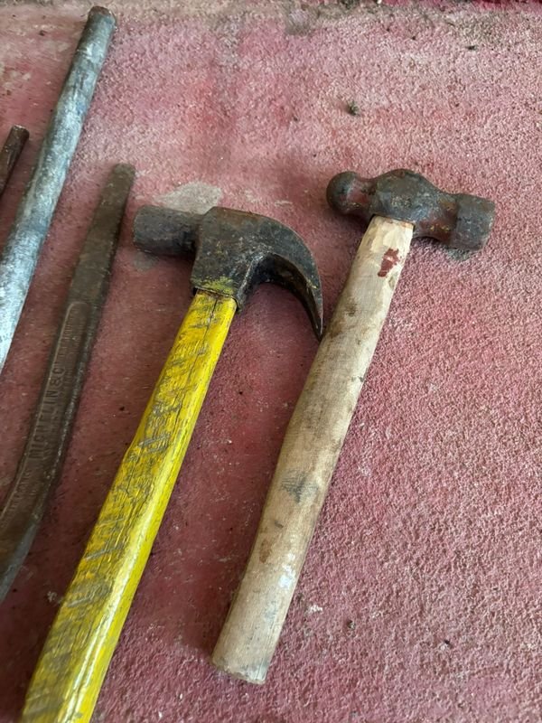 Martillos y herramientas de trabajo - imagen 2