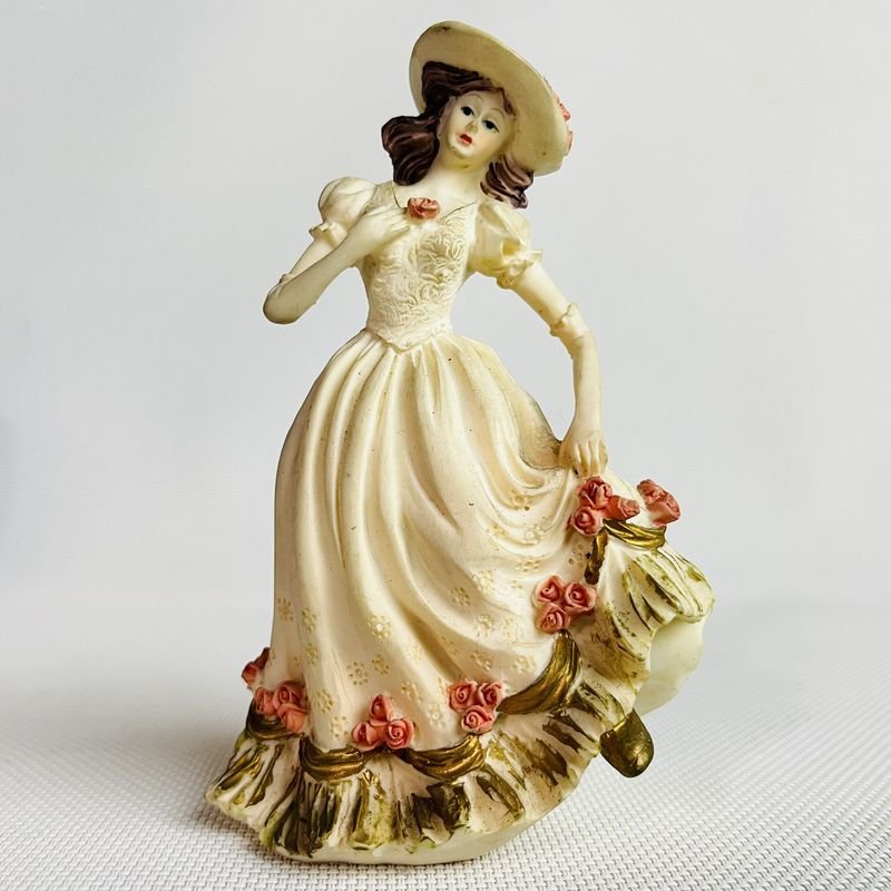Dos figurines de personajes en pasta pintadas a mano - imagen 4