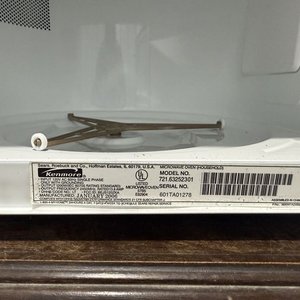 Microondas Kenmore Blanco con Pantalla Digital y Función "Quick Touch Sensor" - imagen 6