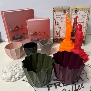 Lote de 12 piezas: Macetas, Estatuas de la Libertad, Cajas y Chapa Decorativa - imagen 6