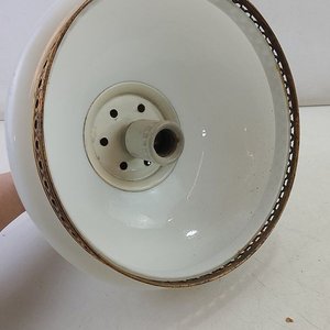 Lámpara de Techo Vintage Globo Cristal Opalino y Metal Calado Geométrico - imagen 3