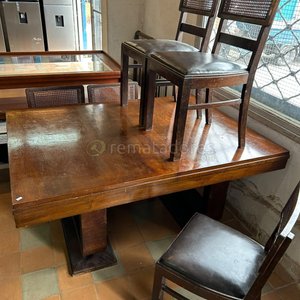 Mesa de Comedor de Madera con Sillas Estilo Clásico - imagen 2