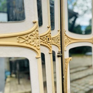 Seis Hojas de Puerta de Placard con Espejos y Marco Dorado - imagen 3
