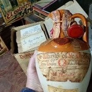 Lote anterior: Porrón de "De Whisky of De Monks" Sellado y Lacrado con Tarjeta de 1966