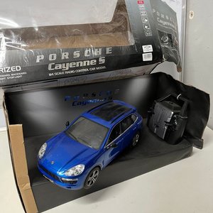 Auto a Escala Porsche Cayenne S Azul 1:14 con Control Remoto - imagen 5