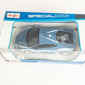 Auto Lamborghini Huracán LP 610-4 escala 1/24 colección Maisto, en su caja original. - imagen 2