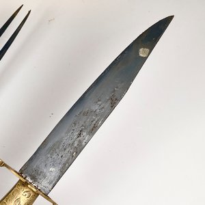 Juego de Cuchillo y Tenedor con Estuche de Bronce Cincelado Floral - imagen 4