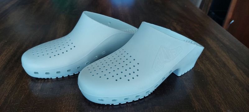 Zapatillas Blancas de Crocs - imagen 4