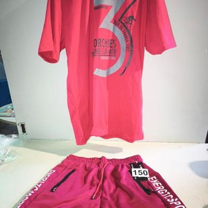 Lote siguiente: Conjunto Deportivo Hombre: Remera y Short Rosa