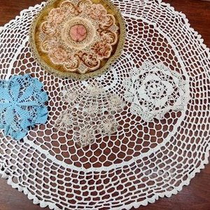 Lote Vintage de 5 Carpetas y Tapetes Decorativos Artesanales - imagen 6