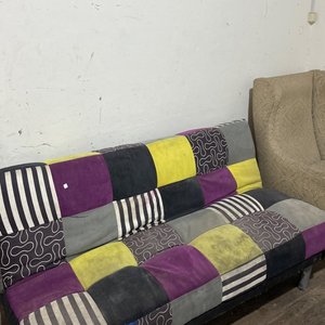 Lote siguiente: Sofá Cama Estilo Patchwork Multicolor