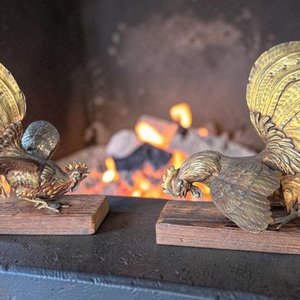 Lote anterior: Pareja de Gallos Decorativos en Bronce con Bases de Madera Antigua
