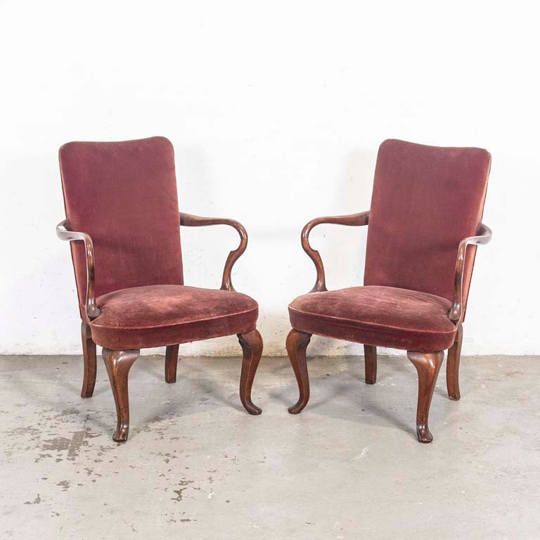 Lote siguiente: Sillones bajos estilo Chippendale para venta