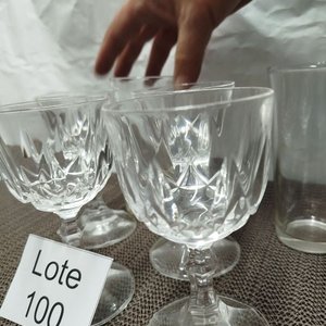 Juego de 4 Copas de Vino Talladas - imagen 2
