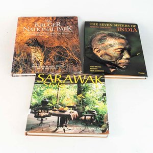 Lote anterior: Lote de 3 Libros: Sarawak Style, The Seven Sisters of India, The Kruger National Park