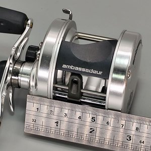 Reel Abu Garcia Ambassadeur 5500S Plateado Sin Uso - imagen 9