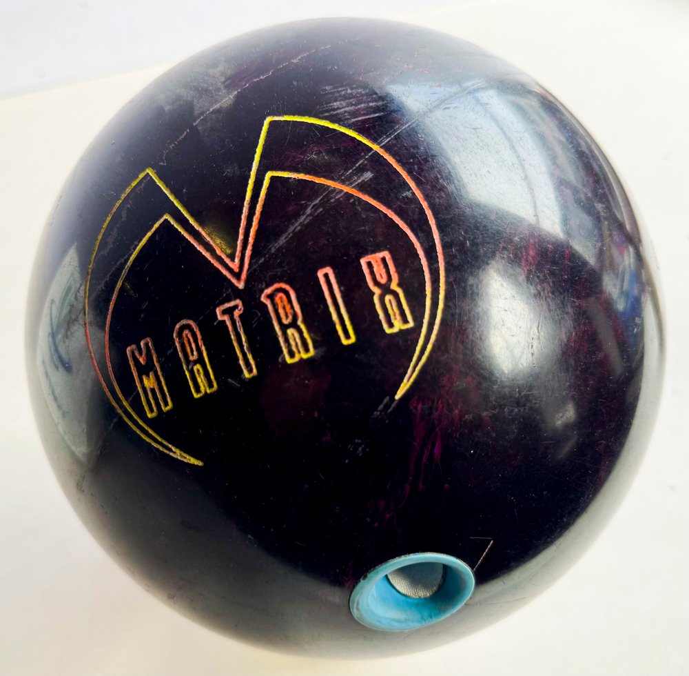 Lote siguiente: Bola de bowling colorida profesional MATRIX