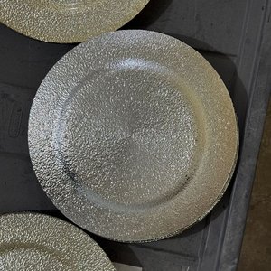 Platos de Vidrio Dorados con Textura - imagen 2