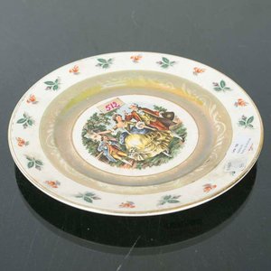 Plato de Loza Inglesa Decorado con Personajes, Diámetro 25 cm - imagen 1