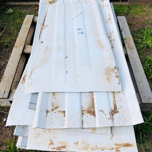 Lote siguiente: Lote de 29 Recortes de Chapa Metálica Blanca