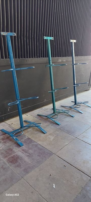 3 excibidores en hierro de 40 cm de alto - Accesorios para Vehículos - imagen 2