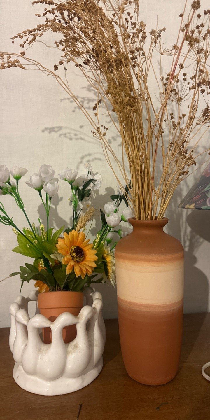 Juego de Dos Floreros Decorativos de Cerámica y Vidrio