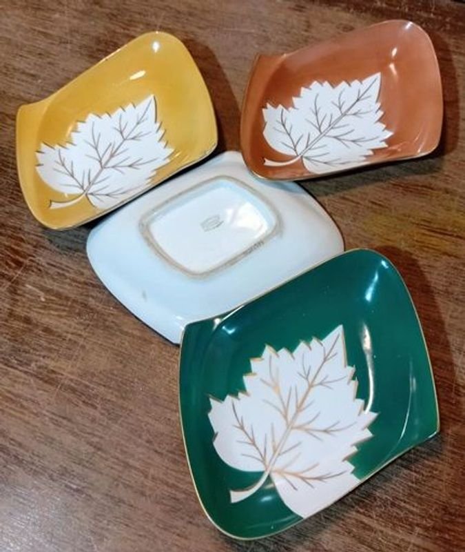 Lote anterior: Platos de porcelana con diseño de hojas SCHMIDT hechos en Brasil
