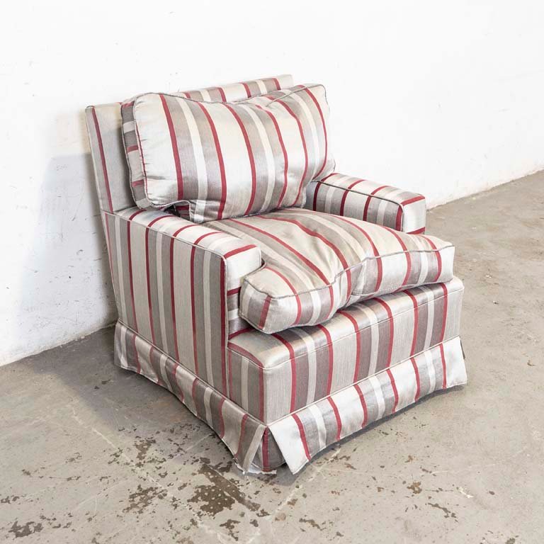 Lote siguiente: Sillón tapizado en tela a rayas para decorar tu hogar